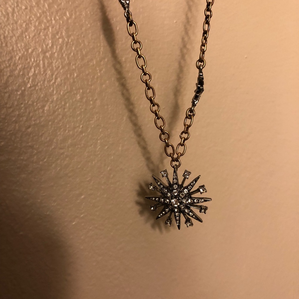 Spur necklace